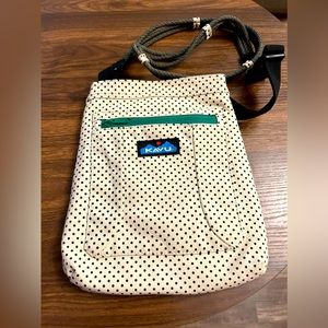 Kavu adjustable crossbody great condition!